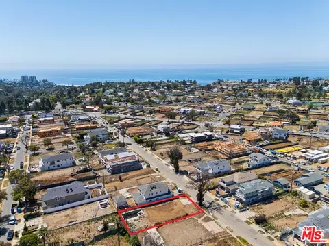 842 Hartzell St, Pacific Palisades, CA 90272