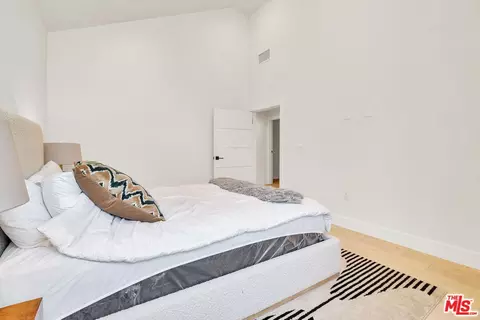 Bedroom - 337 6th Ave, Venice, CA 90291 photo 6 of 6