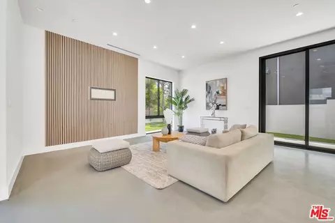Other - 337 6th Ave, Venice, CA 90291 photo 1 of 2