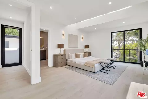 Bedroom - 337 6th Ave, Venice, CA 90291 photo 1 of 6