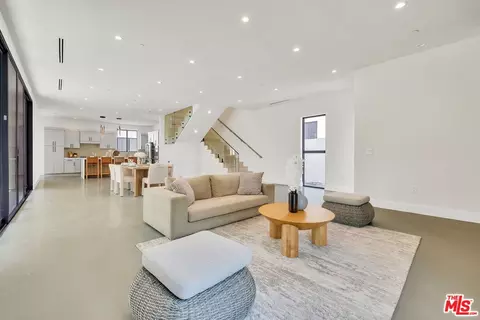 Other - 337 6th Ave, Venice, CA 90291 photo 2 of 2