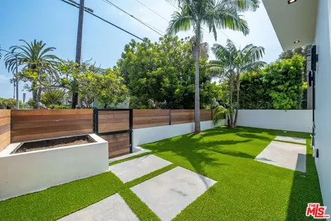 Exterior - 337 6th Ave, Venice, CA 90291 photo 7 of 8