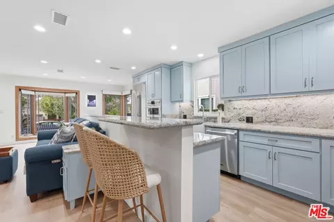 3600 Pine Ave, Manhattan Beach, CA 90266