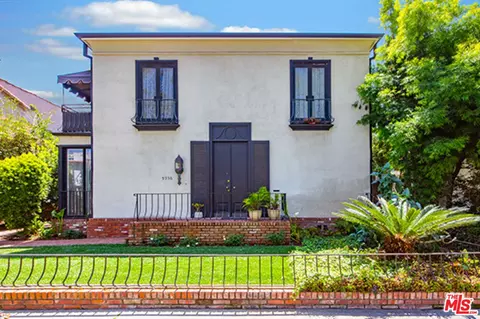 9936 Robbins Dr, Beverly Hills, CA 90212