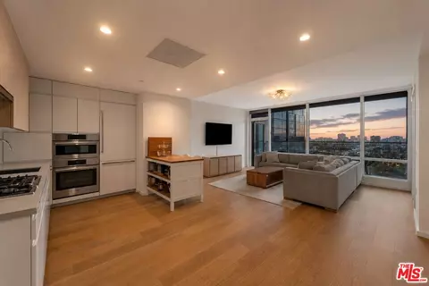 877 Francisco St #1716, Los Angeles, CA 90017