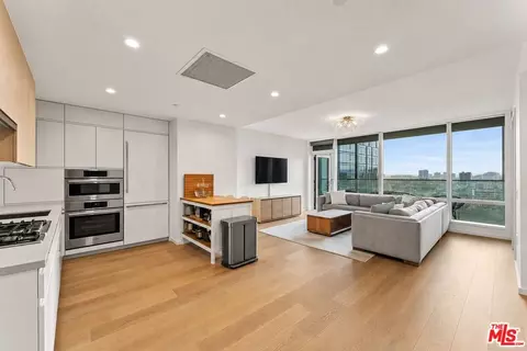877 Francisco St #1716, Los Angeles, CA 90017