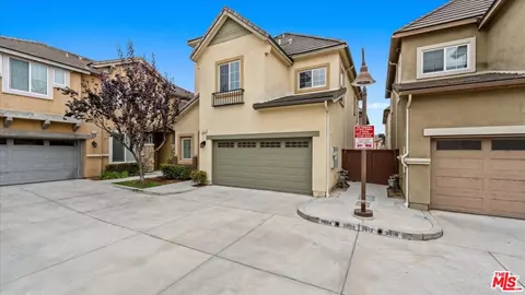 3608 W Chapman Ln, Inglewood, CA 90305