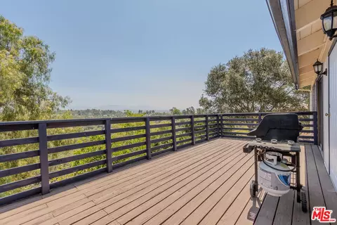 Exterior - 335 Morro Hills Rd, Fallbrook, CA 92028 photo 3 of 10