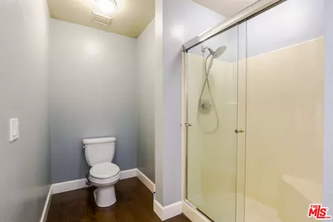 Bath - 335 Morro Hills Rd, Fallbrook, CA 92028 photo 1 of 2
