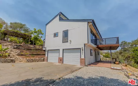 Exterior - 335 Morro Hills Rd, Fallbrook, CA 92028 photo 1 of 10