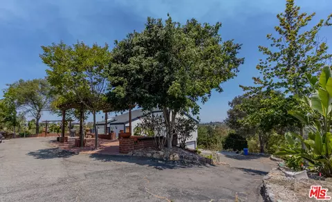 Exterior - 335 Morro Hills Rd, Fallbrook, CA 92028 photo 5 of 10