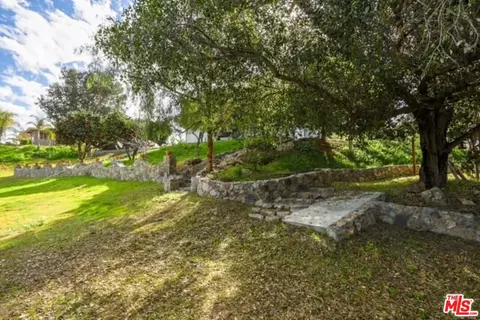 Exterior - 335 Morro Hills Rd, Fallbrook, CA 92028 photo 10 of 10