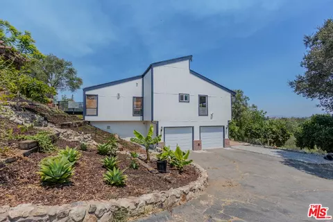 335 Morro Hills Rd, Fallbrook, CA 92028