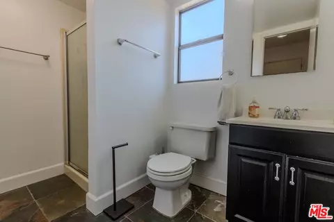 Bath - 335 Morro Hills Rd, Fallbrook, CA 92028 photo 2 of 2