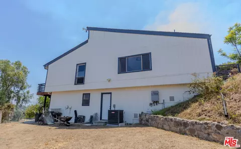Exterior - 335 Morro Hills Rd, Fallbrook, CA 92028 photo 2 of 10