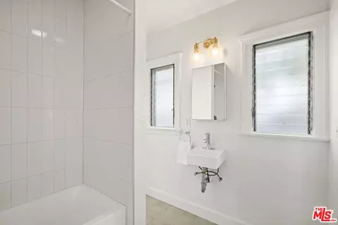Bath - 411 E Randolph St, Glendale, CA 91207 photo 1 of 6