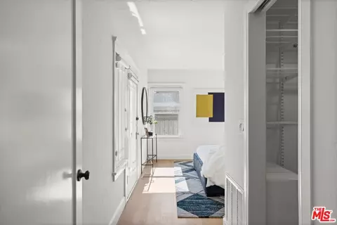 Entry Way - 411 E Randolph St, Glendale, CA 91207 photo 1 of 1