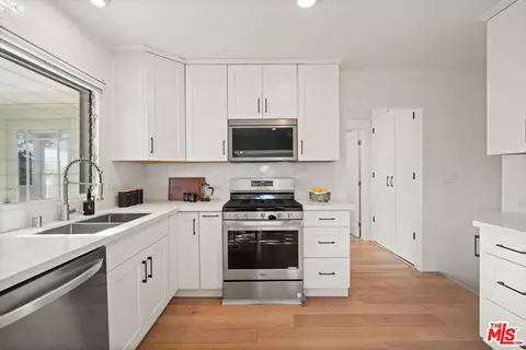 Kitchen - 411 E Randolph St, Glendale, CA 91207 photo 3 of 4