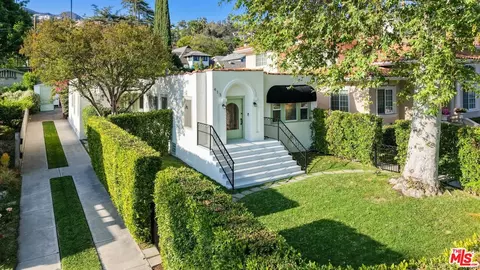 Exterior - 411 E Randolph St, Glendale, CA 91207 photo 2 of 20