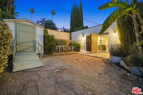 Exterior - 411 E Randolph St, Glendale, CA 91207 photo 18 of 20
