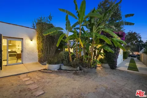 Exterior - 411 E Randolph St, Glendale, CA 91207 photo 11 of 20