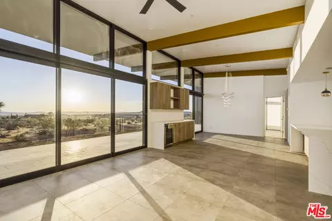 Living - 429 Ripon Ave, Yucca Valley, CA 92284 photo 2 of 9