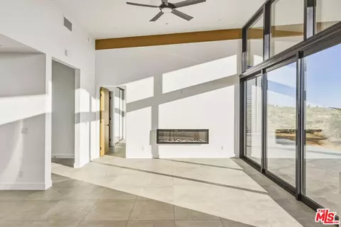 Living - 429 Ripon Ave, Yucca Valley, CA 92284 photo 4 of 9