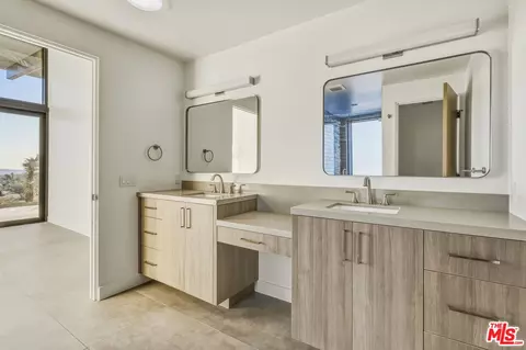 Bath - 429 Ripon Ave, Yucca Valley, CA 92284 photo 1 of 5