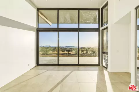Living - 429 Ripon Ave, Yucca Valley, CA 92284 photo 8 of 9