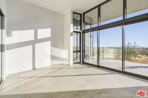 Living - 429 Ripon Ave, Yucca Valley, CA 92284 photo 7 of 9