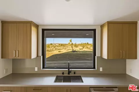 Kitchen - 429 Ripon Ave, Yucca Valley, CA 92284 photo 7 of 7