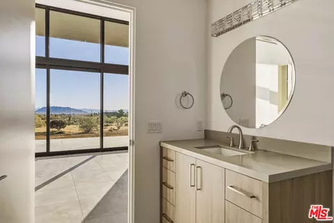 Bath - 429 Ripon Ave, Yucca Valley, CA 92284 photo 4 of 5