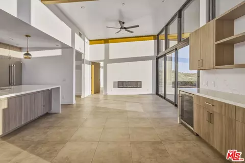Living - 429 Ripon Ave, Yucca Valley, CA 92284 photo 5 of 9