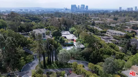 1022 Summit Dr, Beverly Hills, CA 90210