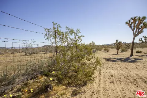 Other - 365 Rainbow Dr, Yucca Valley, CA 92284 photo 7 of 8
