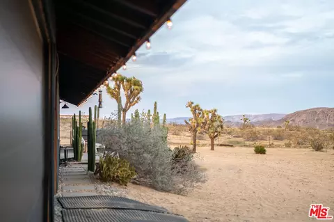 Exterior - 365 Rainbow Dr, Yucca Valley, CA 92284 photo 3 of 12