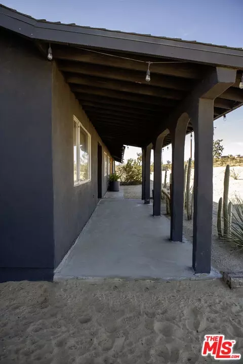 Exterior - 365 Rainbow Dr, Yucca Valley, CA 92284 photo 8 of 12