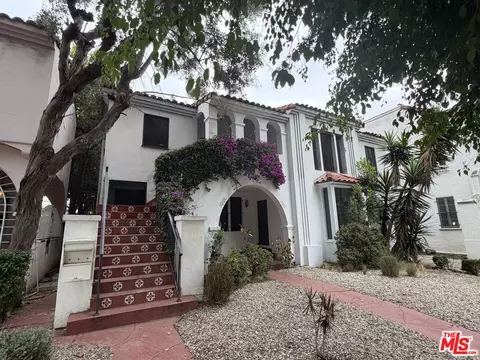 806 N Sweetzer Ave, West Hollywood, CA 90069
