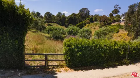 6825 Fernhill Dr, Malibu, CA 90265