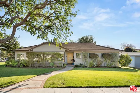 7755 Hosford Ave, Los Angeles, CA 90045