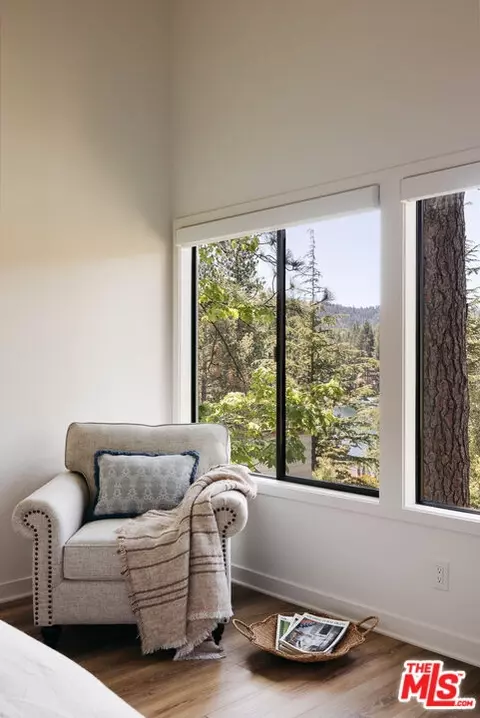Bedroom - 27721 Peninsula Dr #228, Lake Arrowhead, CA 92352 photo 2 of 7