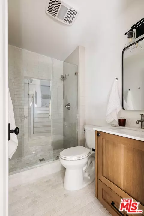 Bath - 27721 Peninsula Dr #228, Lake Arrowhead, CA 92352 photo 3 of 4