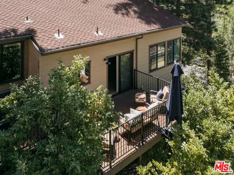 Exterior - 27721 Peninsula Dr #228, Lake Arrowhead, CA 92352 photo 3 of 3