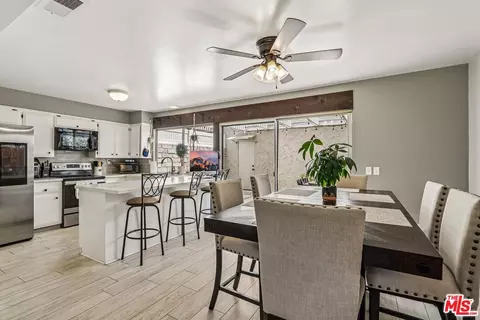 24249 La Glorita Cir, Newhall, CA 91321