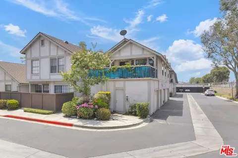 9066 Candlestick Ln #5, Cypress, CA 90630