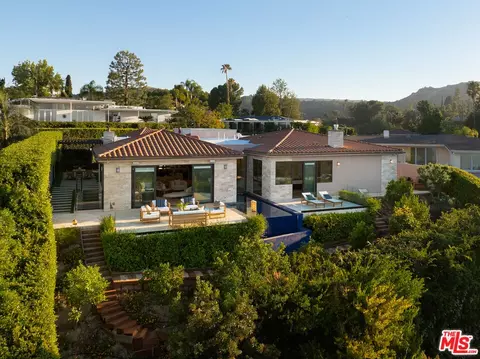 3116 Elvido Dr, Los Angeles, CA 90049
