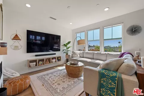 2911 Exposition Pl #1, Los Angeles, CA 90018