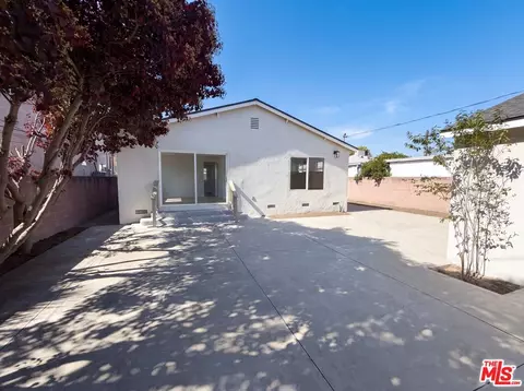 Exterior - 818 W 130th St, Compton, CA 90222 photo 3 of 8