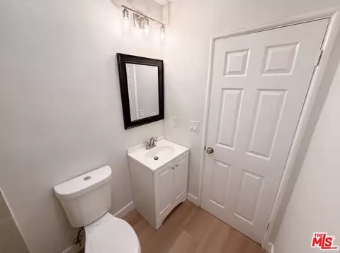 Bath - 818 W 130th St, Compton, CA 90222 photo 5 of 5