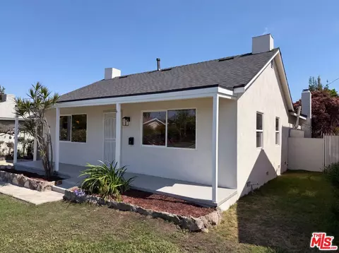 Exterior - 818 W 130th St, Compton, CA 90222 photo 4 of 8